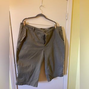 Avenue capris
